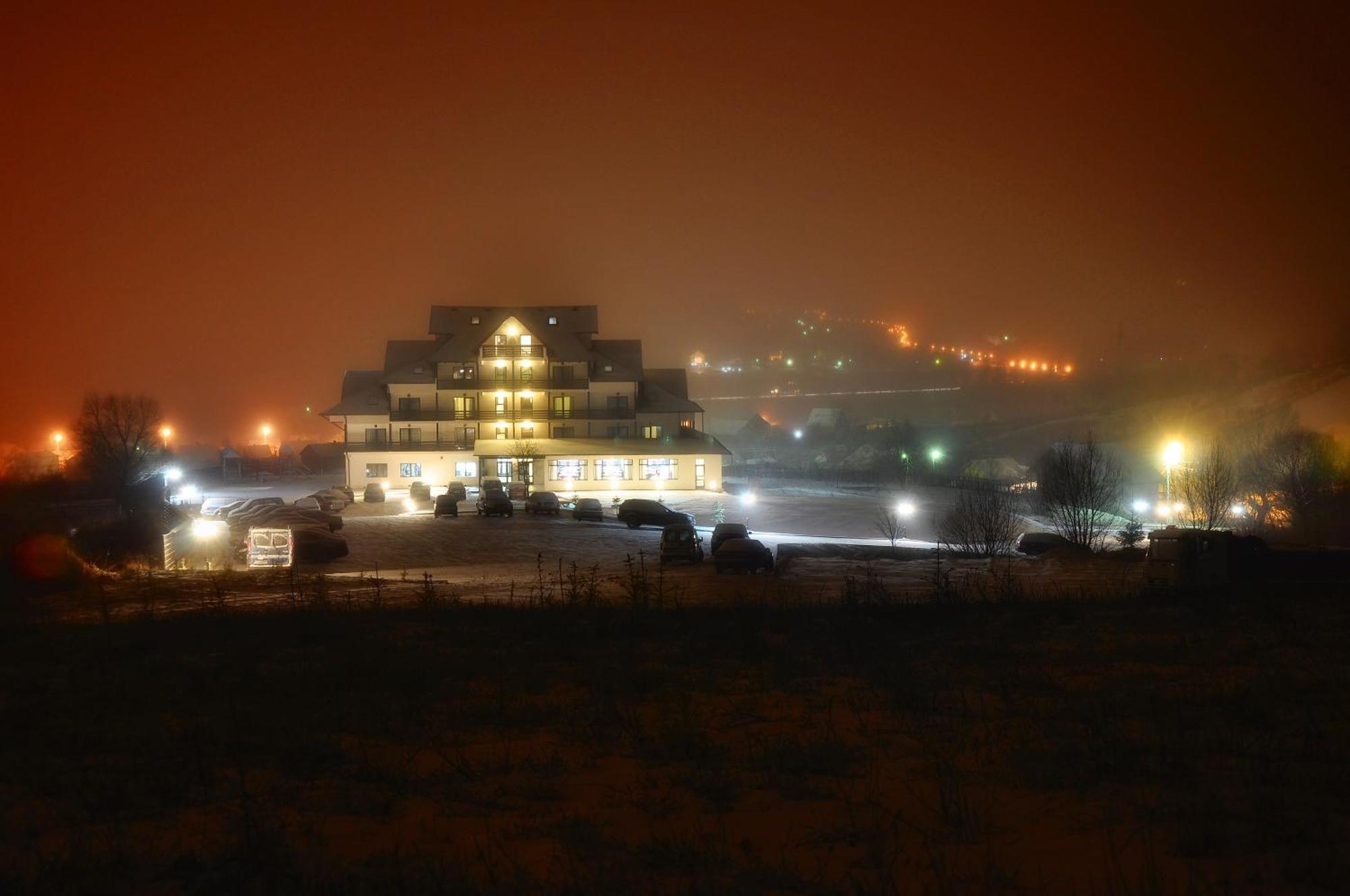 Hotel Toacabellevue Гура-Гуморулуй Экстерьер фото