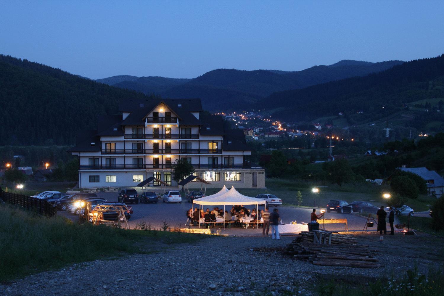 Hotel Toacabellevue Гура-Гуморулуй Экстерьер фото